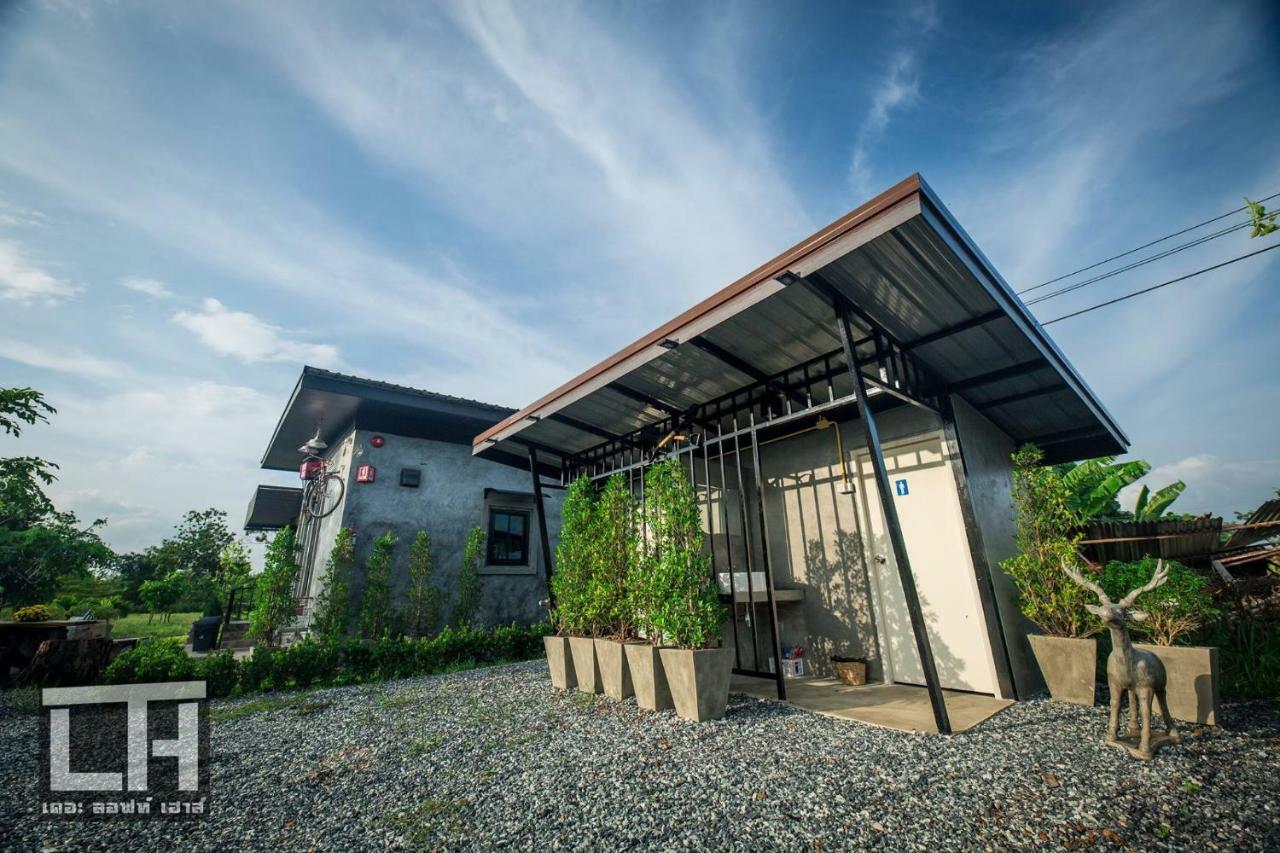 Hotel The Loft House Sakaeo Watthana Nakhon Exterior foto