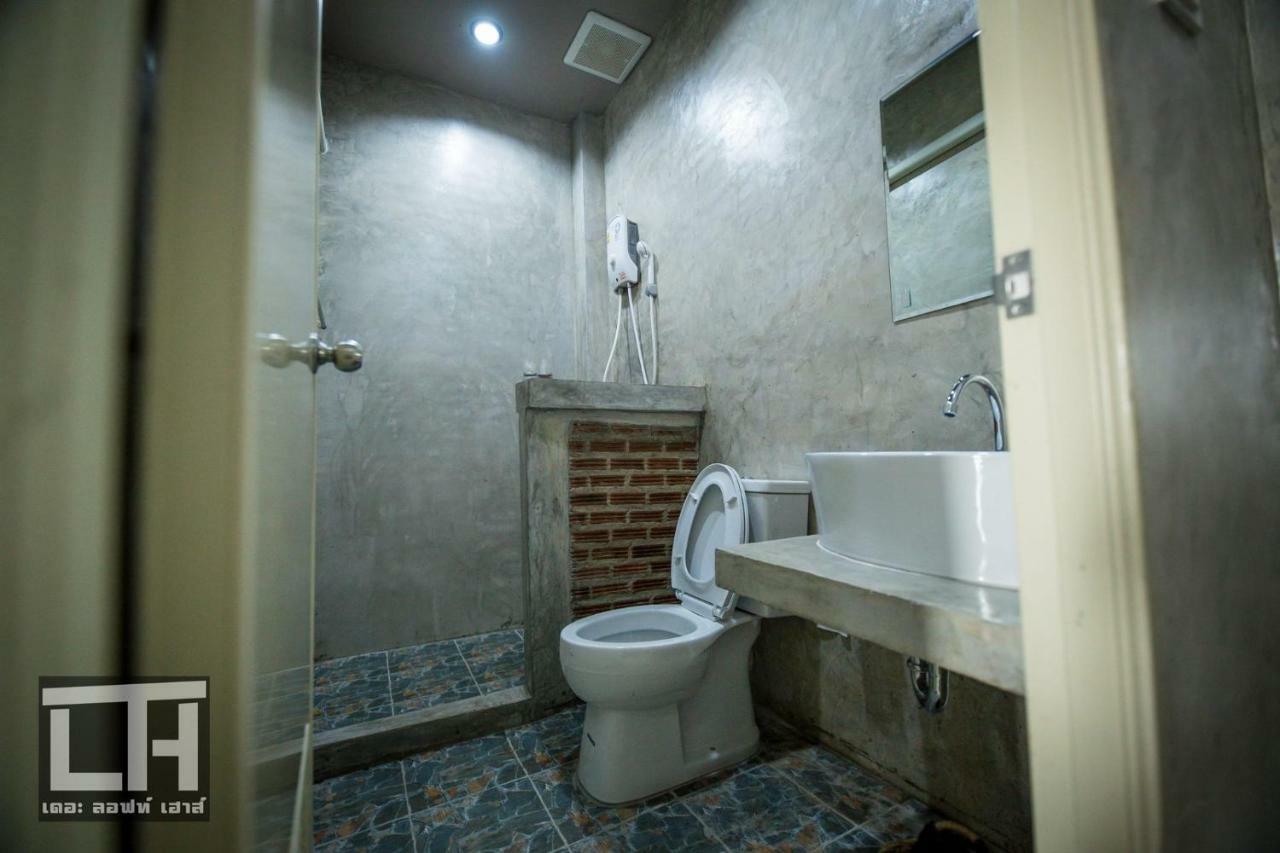 Hotel The Loft House Sakaeo Watthana Nakhon Exterior foto