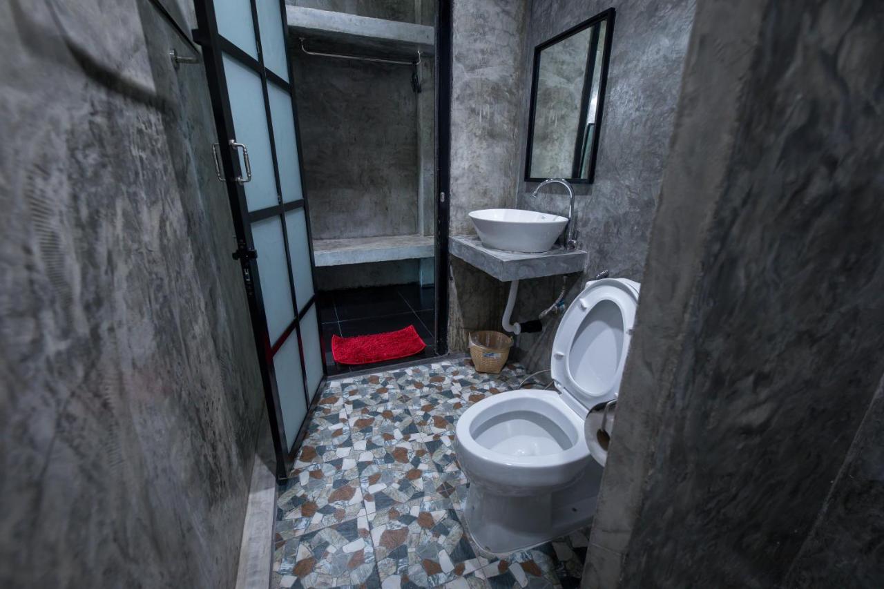 Hotel The Loft House Sakaeo Watthana Nakhon Exterior foto