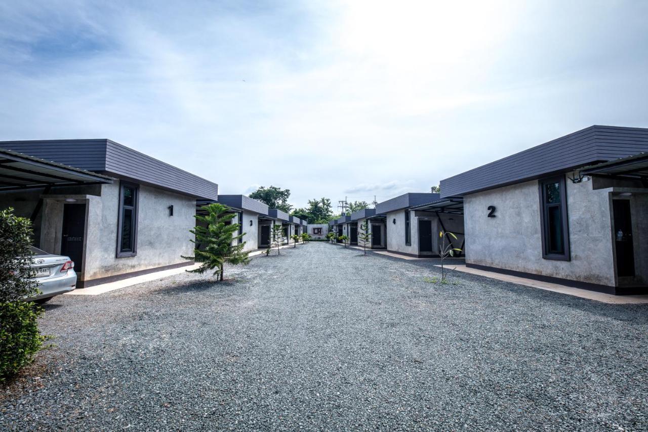 Hotel The Loft House Sakaeo Watthana Nakhon Exterior foto